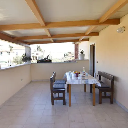 Relaxing Retreat With Covered Terrace And Pool * Fiorini